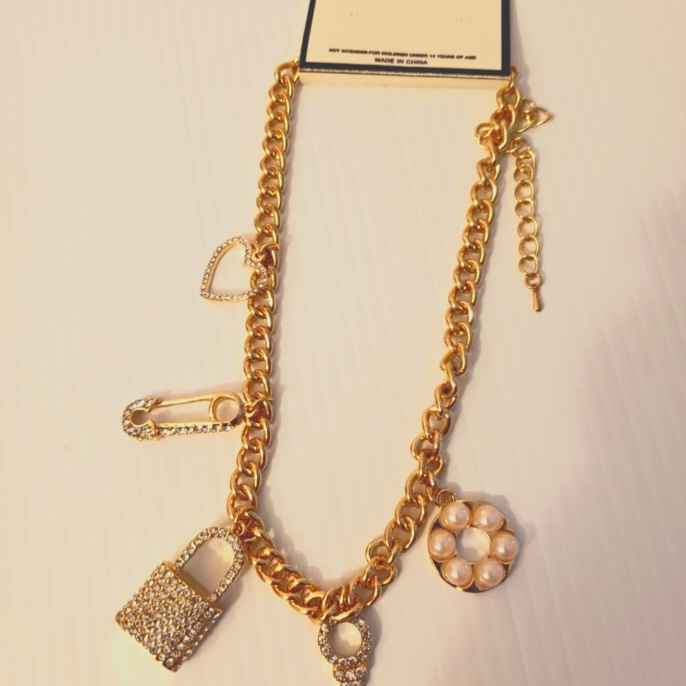 Women's Fashion Charm Necklace